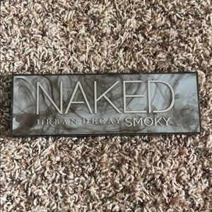 Urban Decay Naked Smokey Palette